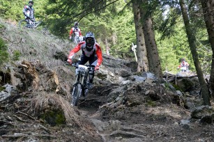 Foto auf MTB Downhill Nationalteam testet SchÃ¶ckl Trail Area
